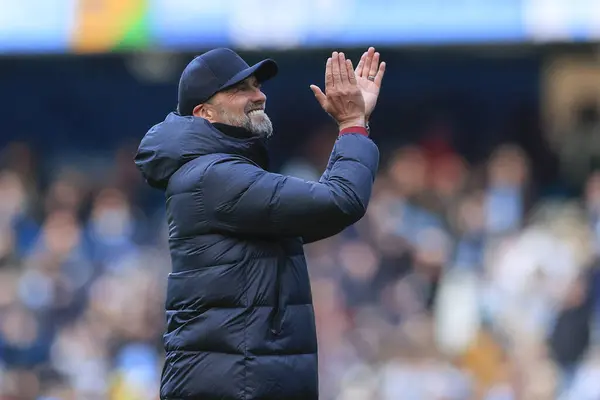 jurgen-klopp-applauds